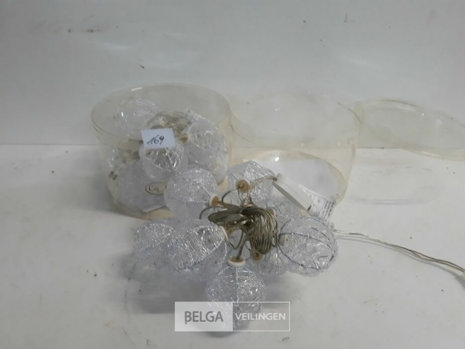 2 x Verlichting LED 10 ballen koud wit – foto 2 – kavel bij Belga Veilingen, Oudsbergen