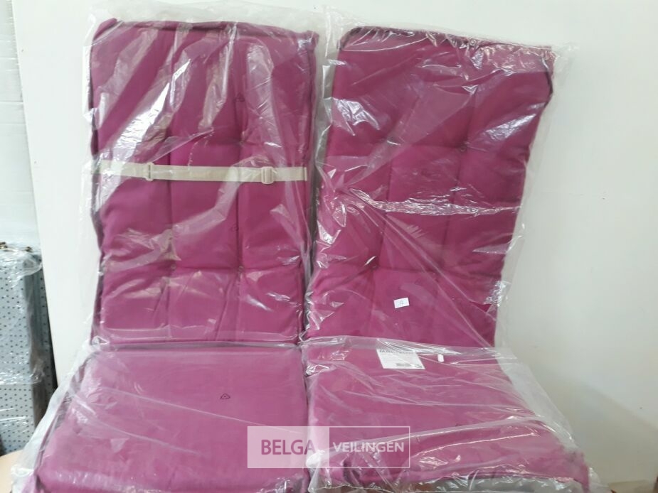 2 x Tuinkussen hoge rug 75x50x50 cm paars – foto 3 – kavel bij Belga Veilingen, Oudsbergen