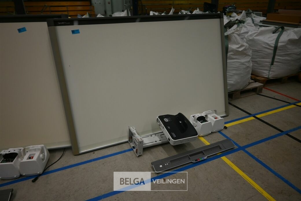 1x set presentatiemateriaal – foto 2 – kavel bij Belga Veilingen
