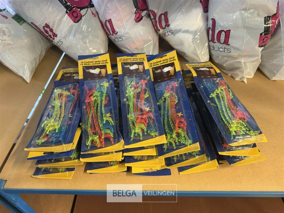 ± 250 Cocktailsticks – foto 2 – kavel bij Belga Veilingen