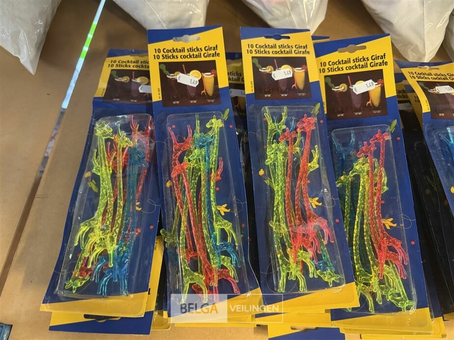 ± 250 Cocktailsticks – foto 3 – kavel bij Belga Veilingen