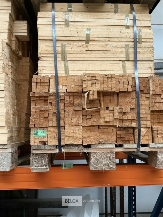 1 Pallet met houten latjes – foto 2 – kavel bij Belga Veilingen, Lummen