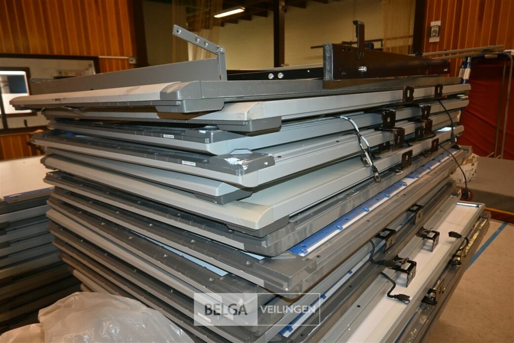 Partij presentatiemateriaal – foto 5 – kavel bij Belga Veilingen