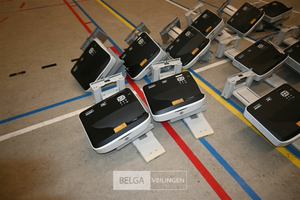 Partij presentatiemateriaal – foto 6 – kavel bij Belga Veilingen