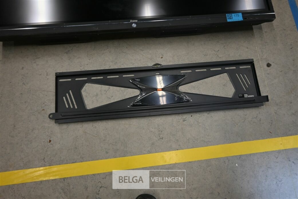 TV iiyama – foto 5 – kavel bij Belga Veilingen