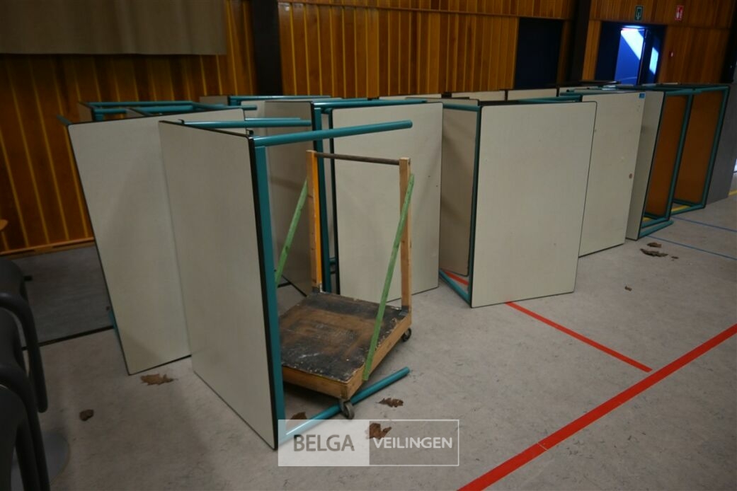 ± 20 Tafels – foto 6 – kavel bij Belga Veilingen
