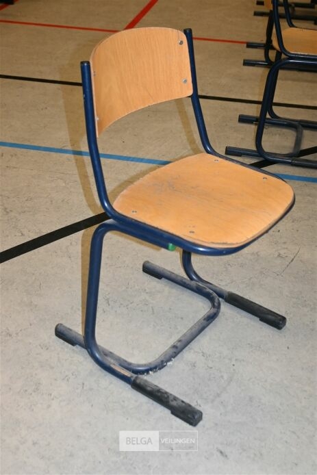 1x set van schoolbank met stoel – foto 6 – kavel bij Belga Veilingen