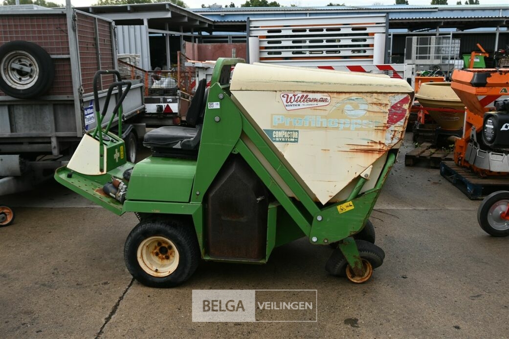 AMAZONE zitmaaier – foto 2 – kavel bij Belga Veilingen