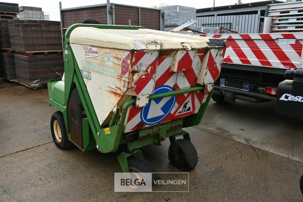 AMAZONE zitmaaier – foto 3 – kavel bij Belga Veilingen