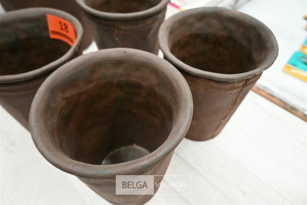 ± 4 Vazen – foto 4 – kavel bij Belga Veilingen, Lummen