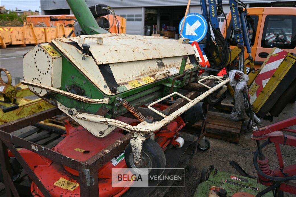 AMAZONE zitmaaier – foto 11 – kavel bij Belga Veilingen