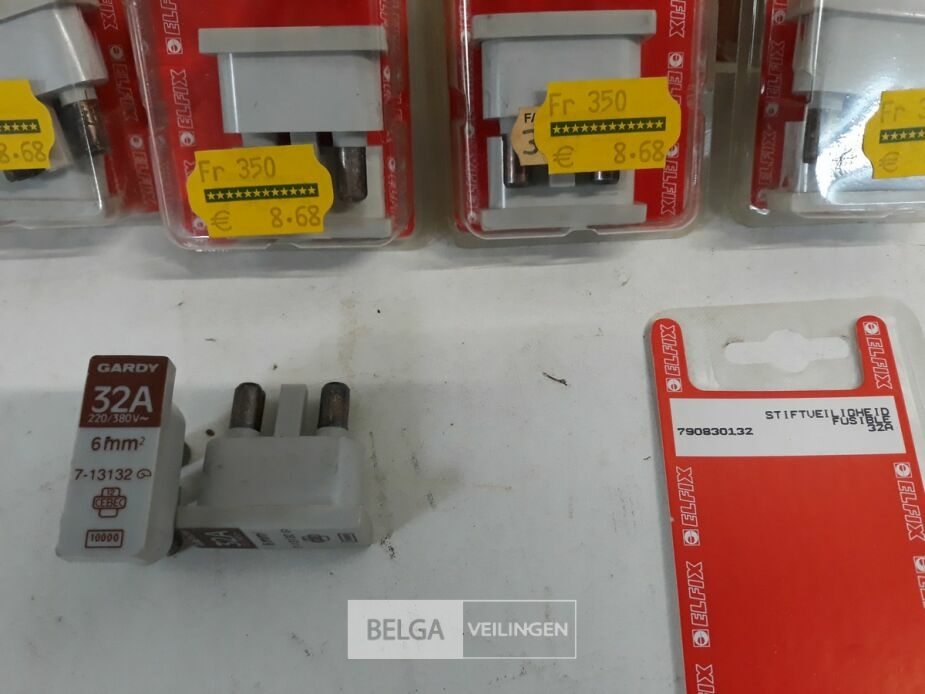 9 x Zekering 32A 2 stuks – foto 3 – kavel bij Belga Veilingen, Oudsbergen