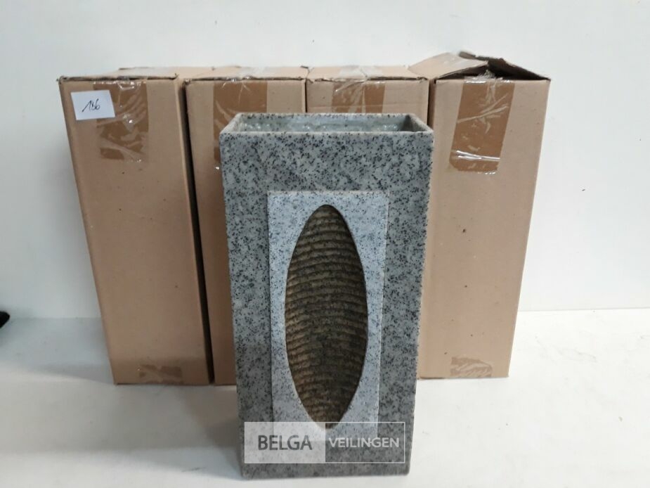 4 x Vaas polyester grijs 30x15x10 cm – foto 2 – kavel bij Belga Veilingen, Oudsbergen
