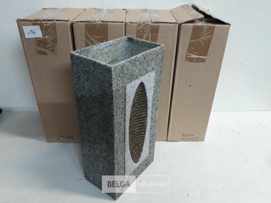 4 x Vaas polyester grijs 30x15x10 cm – foto 3 – kavel bij Belga Veilingen, Oudsbergen