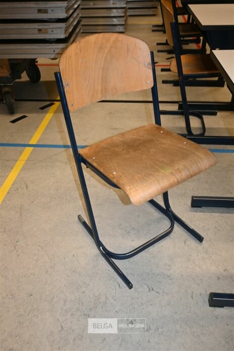 1x set van schoolbank met stoel – foto 6 – kavel bij Belga Veilingen