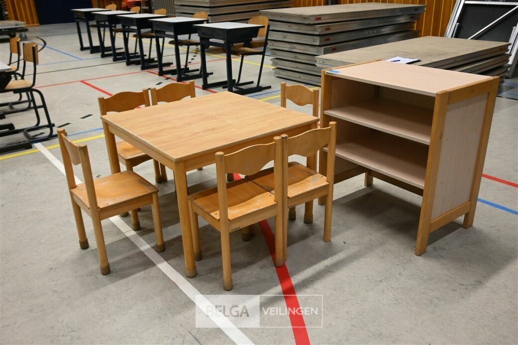1x Set kleutermeubilair – foto 2 – kavel bij Belga Veilingen