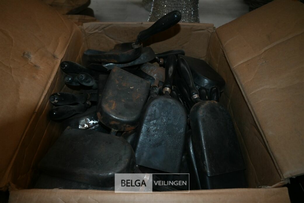 Grote partij kolenscheppen – foto 2 – kavel bij Belga Veilingen, Lummen