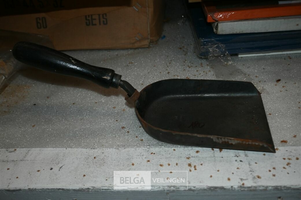 Grote partij kolenscheppen – foto 3 – kavel bij Belga Veilingen, Lummen