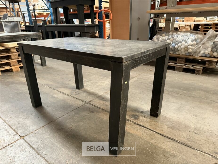 Zwarte houten tafel – foto 5 – kavel bij Belga Veilingen, Lummen