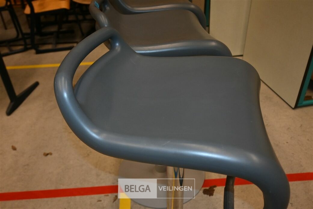 ± 4x Barkrukken – foto 6 – kavel bij Belga Veilingen