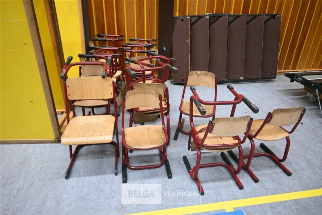 Partij kleutermeubilair – foto 7 – kavel bij Belga Veilingen