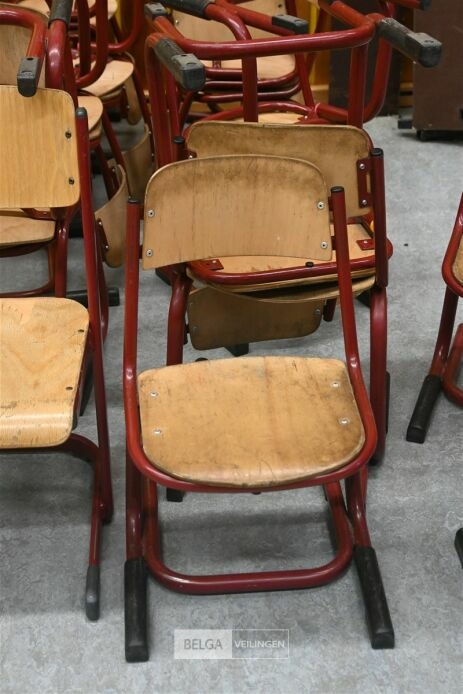 Partij kleutermeubilair – foto 8 – kavel bij Belga Veilingen