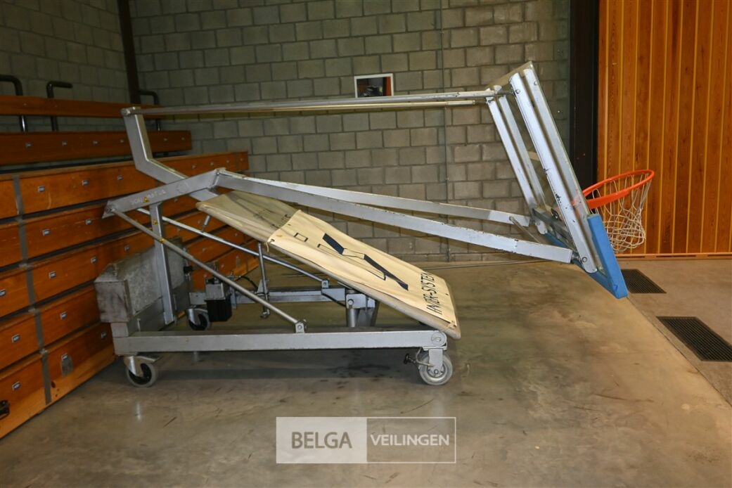 Inklapbare mobiele basketbalring – foto 2 – kavel bij Belga Veilingen