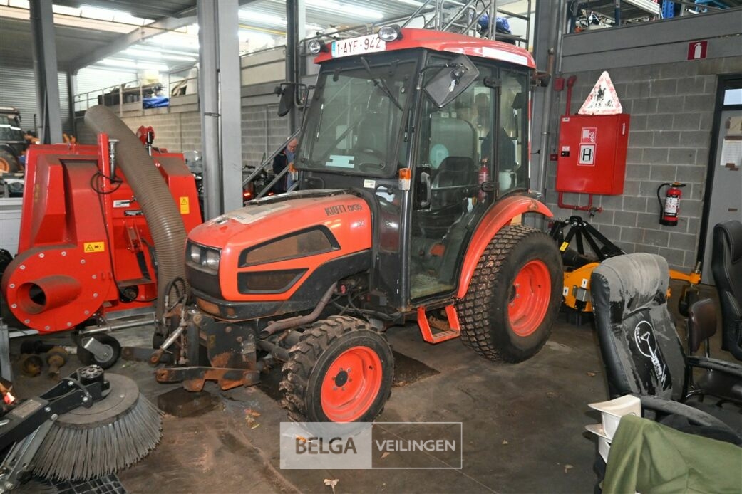 KIOTI tractor – foto 2 – kavel bij Belga Veilingen