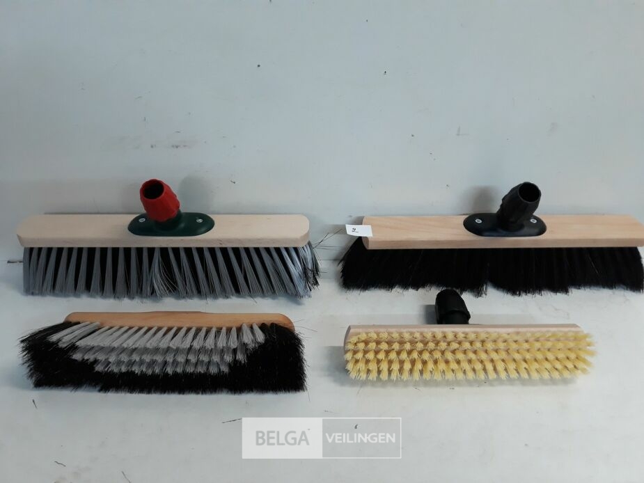 1 x Keerborstels mix 4 assorti – foto 2 – kavel bij Belga Veilingen, Oudsbergen