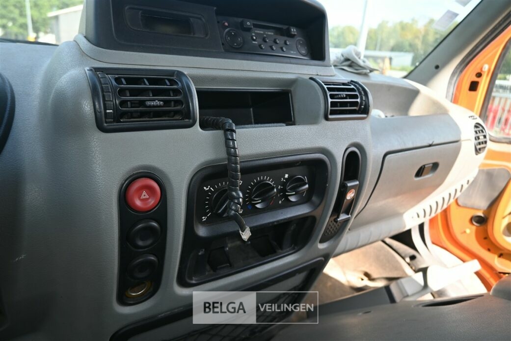 Lichte vracht RENAULT Master – foto 7 – kavel bij Belga Veilingen