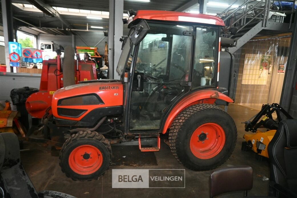KIOTI tractor – foto 4 – kavel bij Belga Veilingen