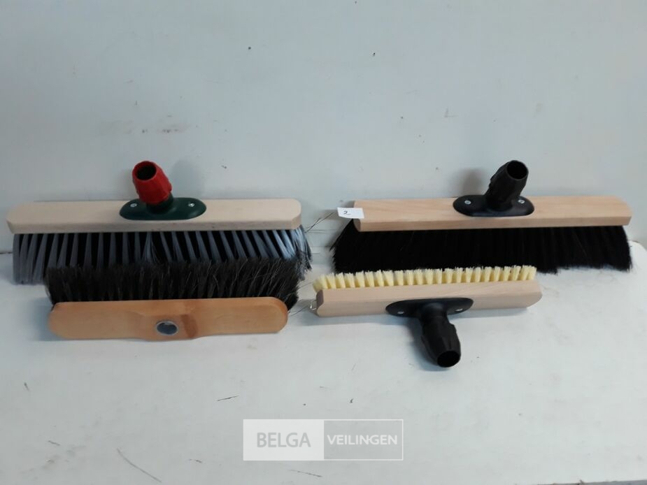 1 x Keerborstels mix 4 assorti – foto 3 – kavel bij Belga Veilingen, Oudsbergen