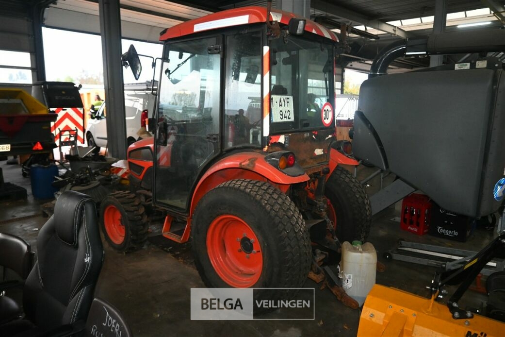 KIOTI tractor – foto 5 – kavel bij Belga Veilingen