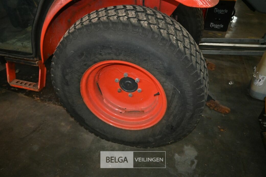 KIOTI tractor – foto 8 – kavel bij Belga Veilingen