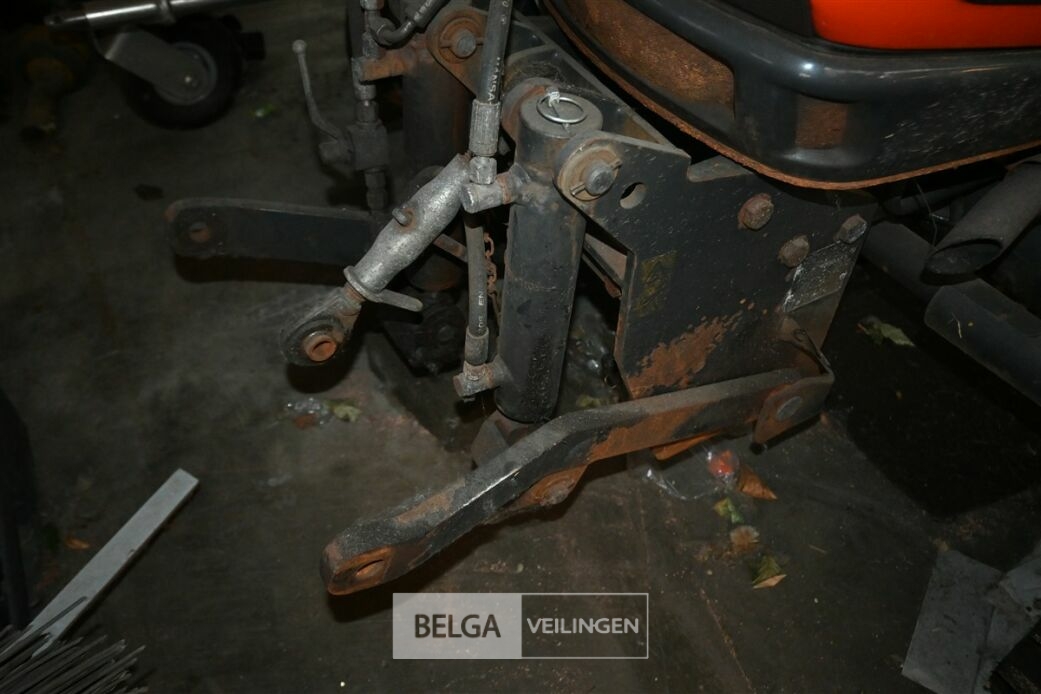 KIOTI tractor – foto 10 – kavel bij Belga Veilingen