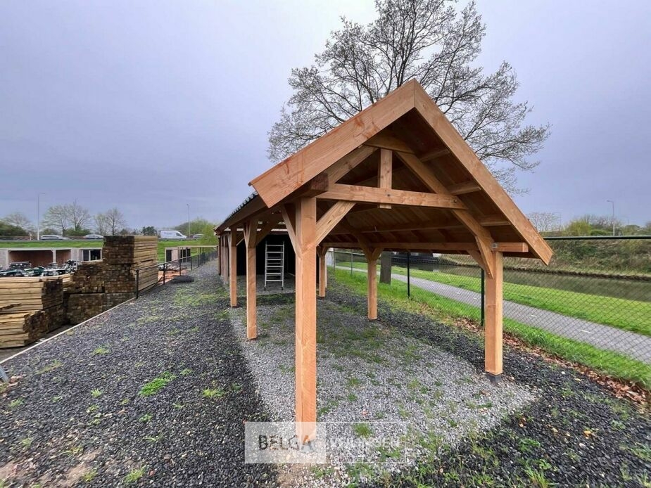 Kapschuur douglas afm 890x460x325cm BxDxH in cm – foto 3 – kavel bij Belga Veilingen, Lummen