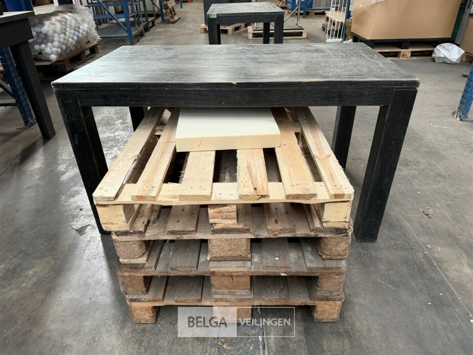 Zwarte houten tafel – foto 8 – kavel bij Belga Veilingen, Lummen