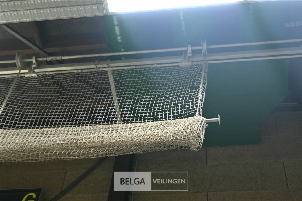 ± 3x Scheidingsnetten zaal – foto 3 – kavel bij Belga Veilingen