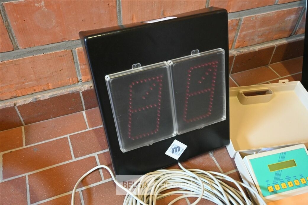Basketbalaccessoires – foto 3 – kavel bij Belga Veilingen