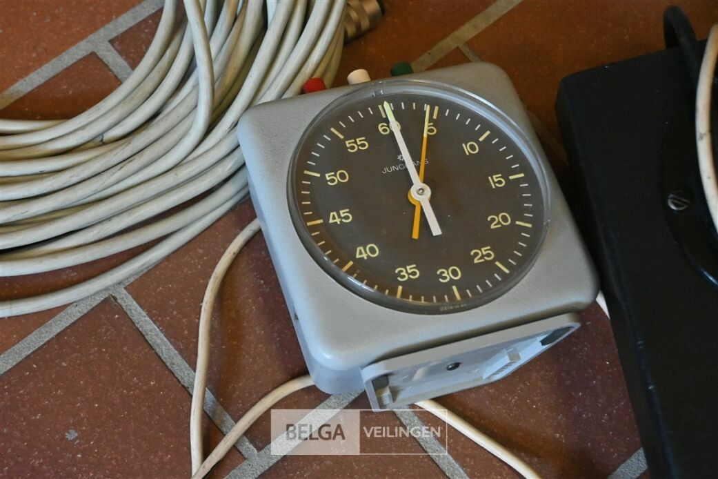 Basketbalaccessoires – foto 4 – kavel bij Belga Veilingen