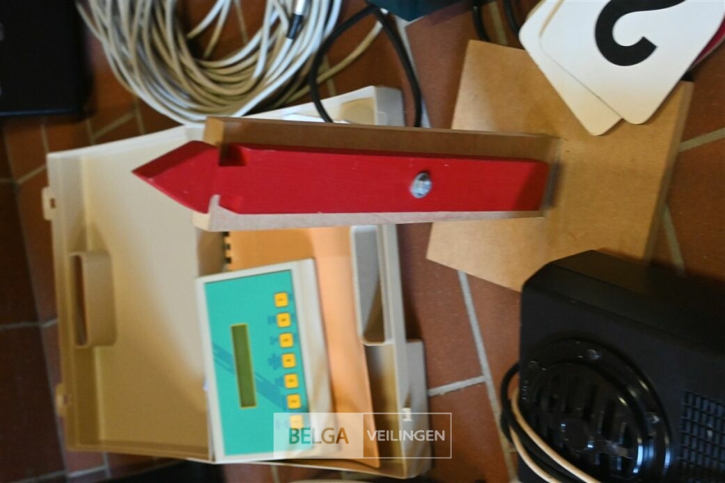 Basketbalaccessoires – foto 6 – kavel bij Belga Veilingen
