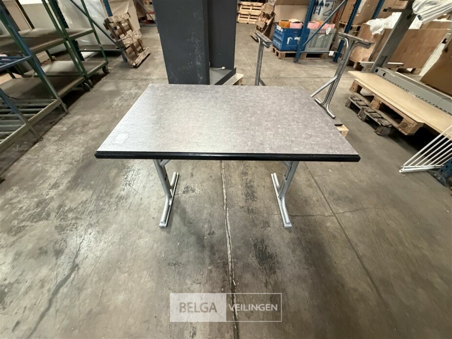 2x Grijze tafel – foto 3 – kavel bij Belga Veilingen, Lummen