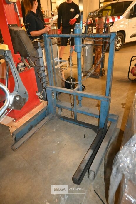 Bandenliftsysteem – foto 3 – kavel bij Belga Veilingen