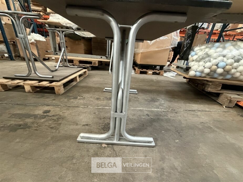 2x Grijze tafel – foto 5 – kavel bij Belga Veilingen, Lummen