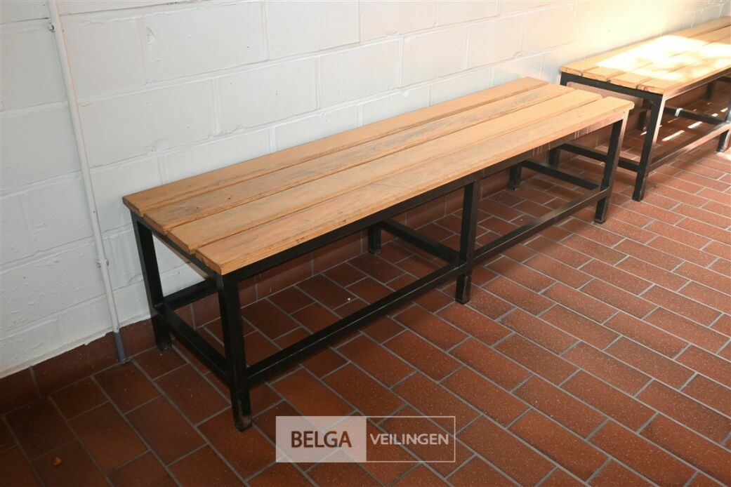 Inhoud lokaal – foto 4 – kavel bij Belga Veilingen
