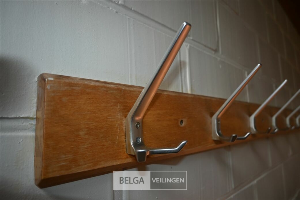Inhoud lokaal – foto 7 – kavel bij Belga Veilingen