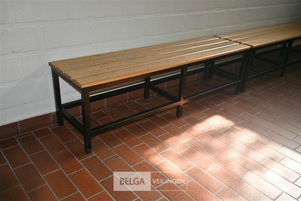 Inhoud lokaal – foto 3 – kavel bij Belga Veilingen