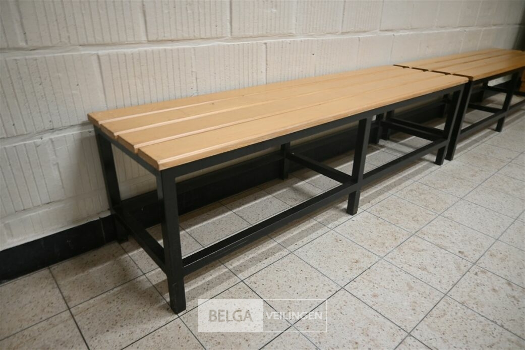 Inhoud lokaal – foto 6 – kavel bij Belga Veilingen