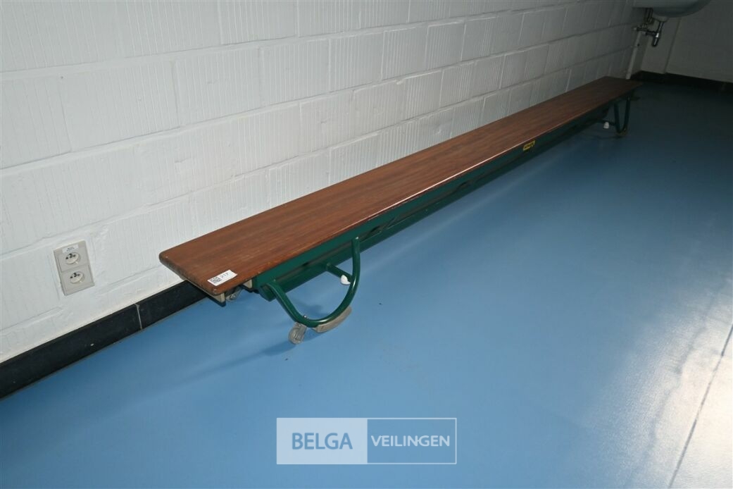 1x Zweedse bank – foto 2 – kavel bij Belga Veilingen