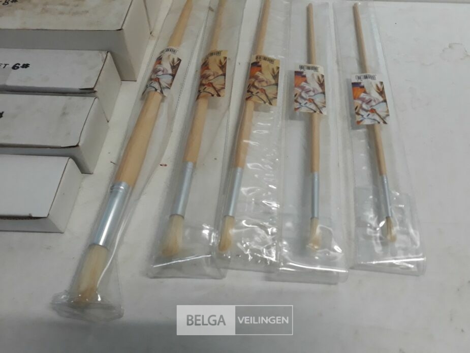 60 x Penselen rond mix 5 x 12 stuks – foto 3 – kavel bij Belga Veilingen, Oudsbergen
